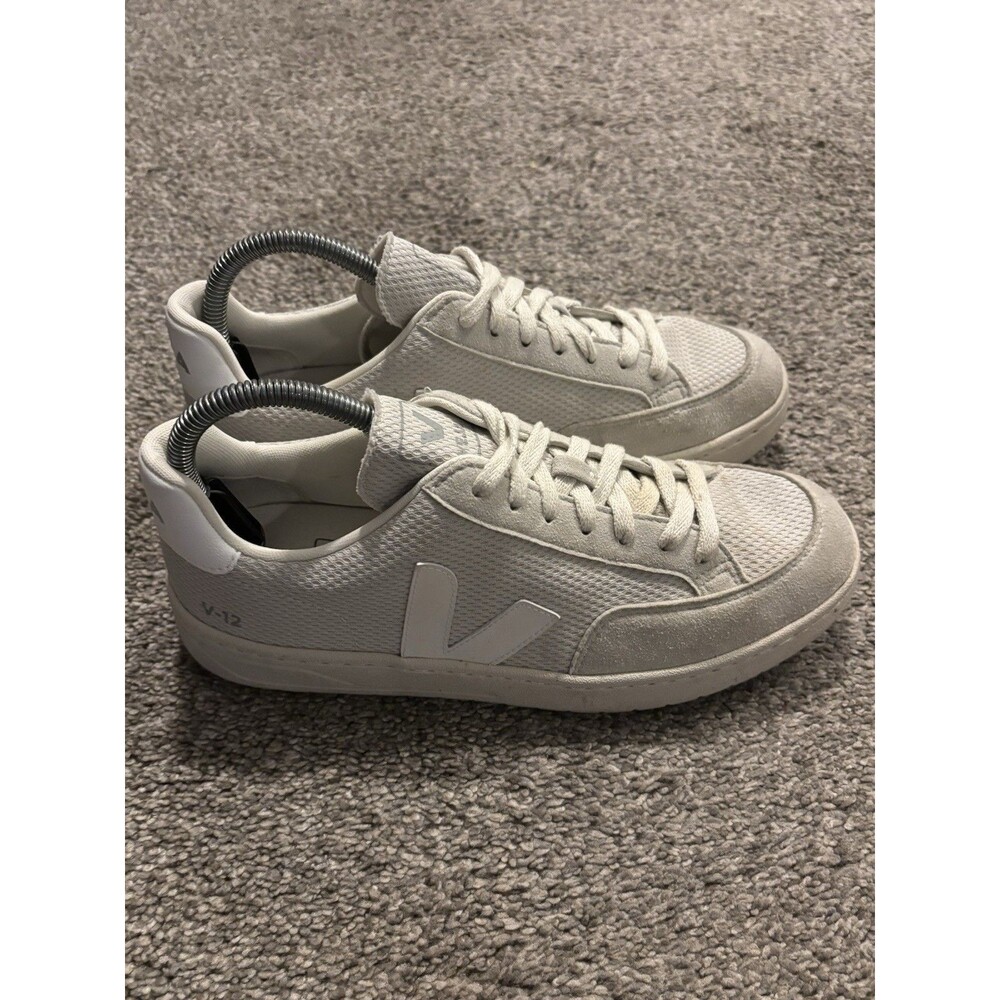 VEJA V12 Suede Mesh Women’s Size 9 Sneakers White Cream‎